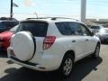 Super White - RAV4 I4 4WD Photo No. 4