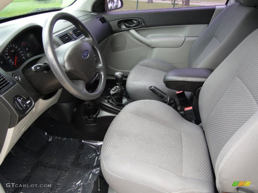 2006 Ford Focus ZX3 SE Hatchback Interior Color Photos