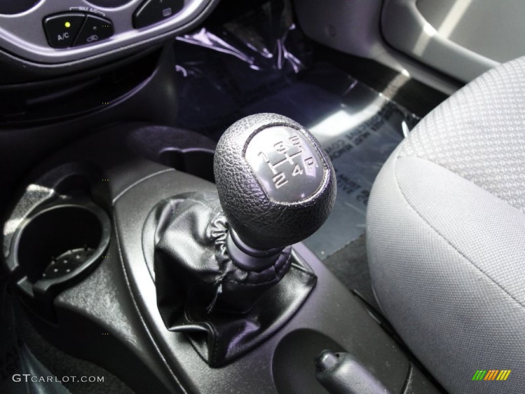 2006 Ford Focus ZX3 SE Hatchback Transmission Photos