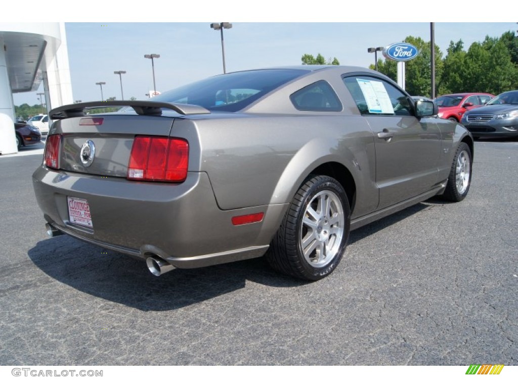 2005 Mustang GT Premium Coupe - Mineral Grey Metallic / Dark Charcoal photo #3