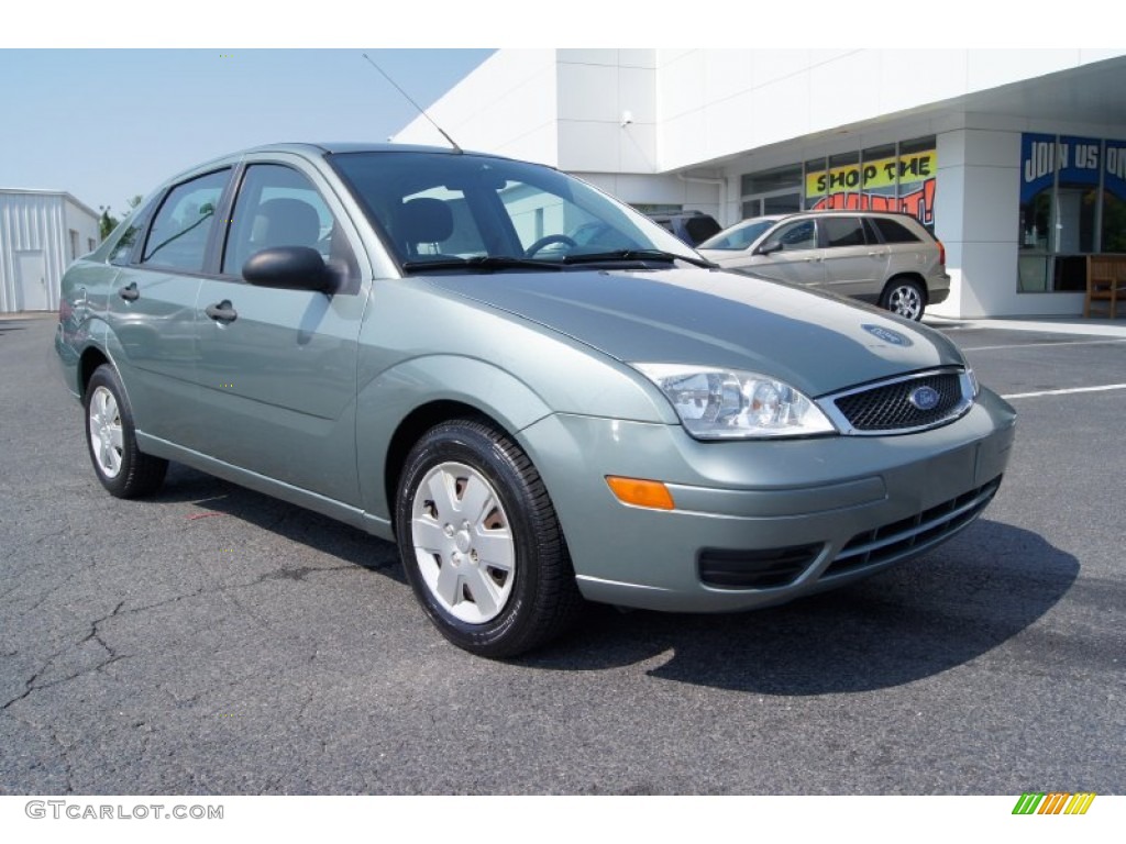 2006 Focus ZX4 SE Sedan - Light Tundra Metallic / Dark Flint/Light Flint photo #1