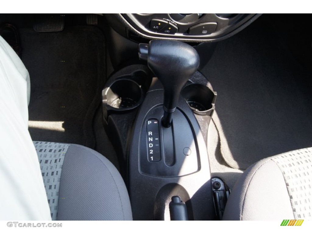 2006 Ford Focus ZX4 SE Sedan 4 Speed Automatic Transmission Photo #68457155