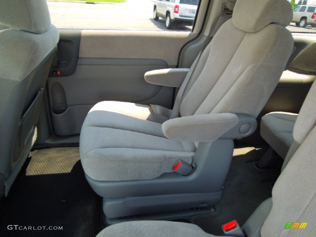 2007 Kia Sedona LX Rear Seat Photo #68458337