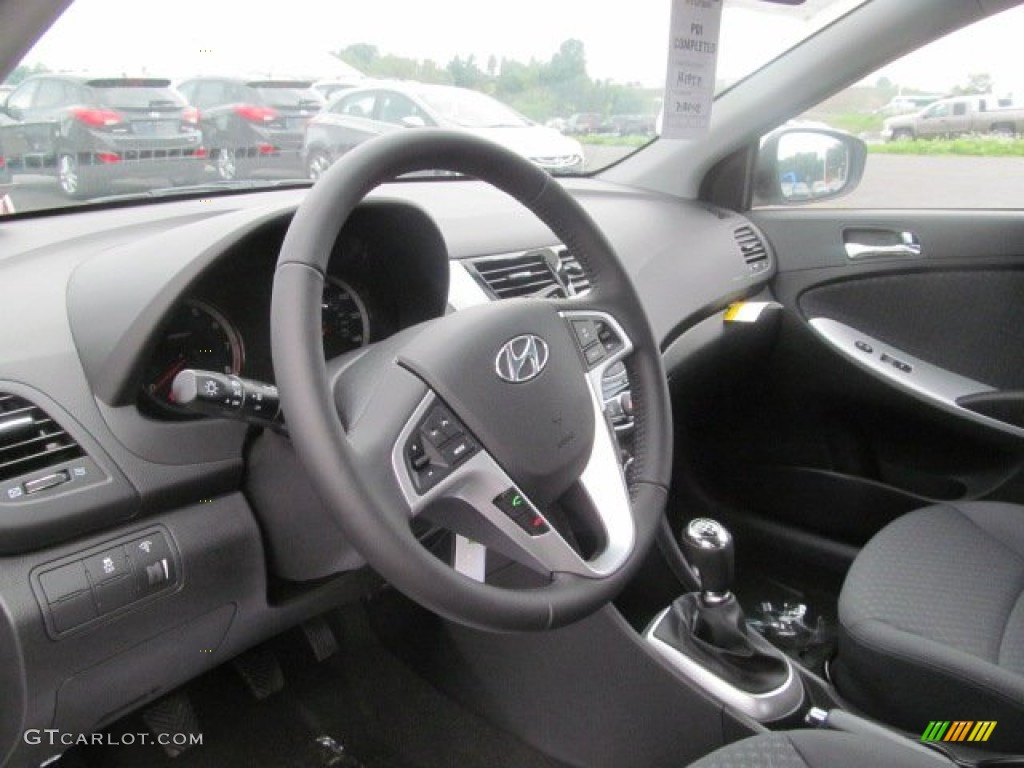 2013 Hyundai Accent SE 5 Door Black Steering Wheel Photo #68460428