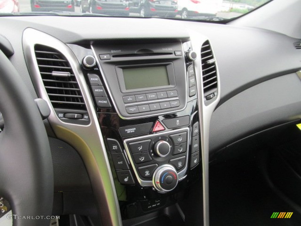 2013 Hyundai Elantra GT Controls Photo #68460533
