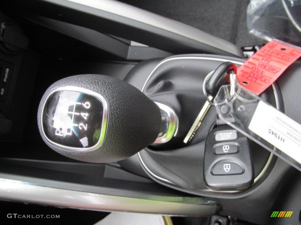 2013 Hyundai Veloster Standard Veloster Model 6 Speed Manual Transmission Photo #68460719