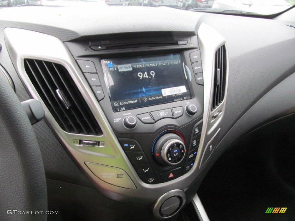 2013 Hyundai Veloster Standard Veloster Model Controls Photo #68460728