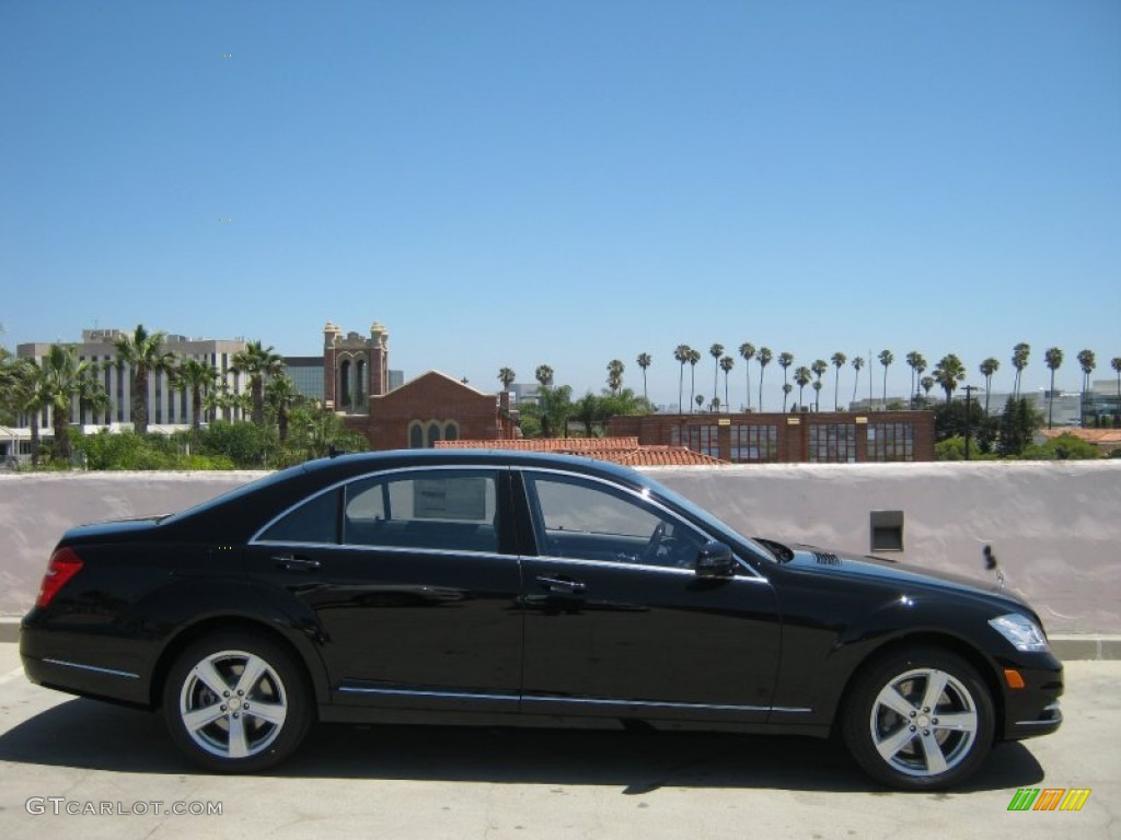 2013 S 550 Sedan - Black / Black photo #3