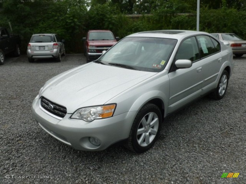 2007 Outback 2.5i Limited Sedan - Brilliant Silver Metallic / Charcoal Leather photo #3