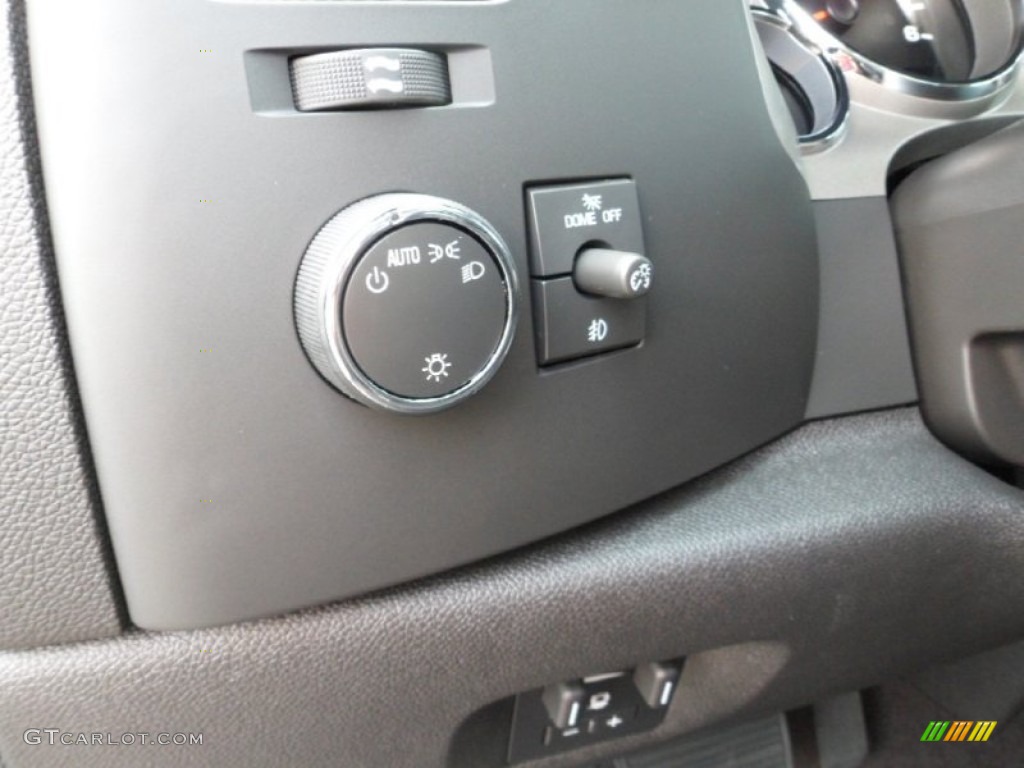 2013 GMC Sierra 1500 SLE Regular Cab 4x4 Controls Photo #68463187
