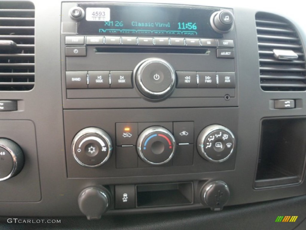 2013 GMC Sierra 1500 SLE Regular Cab 4x4 Controls Photo #68463202