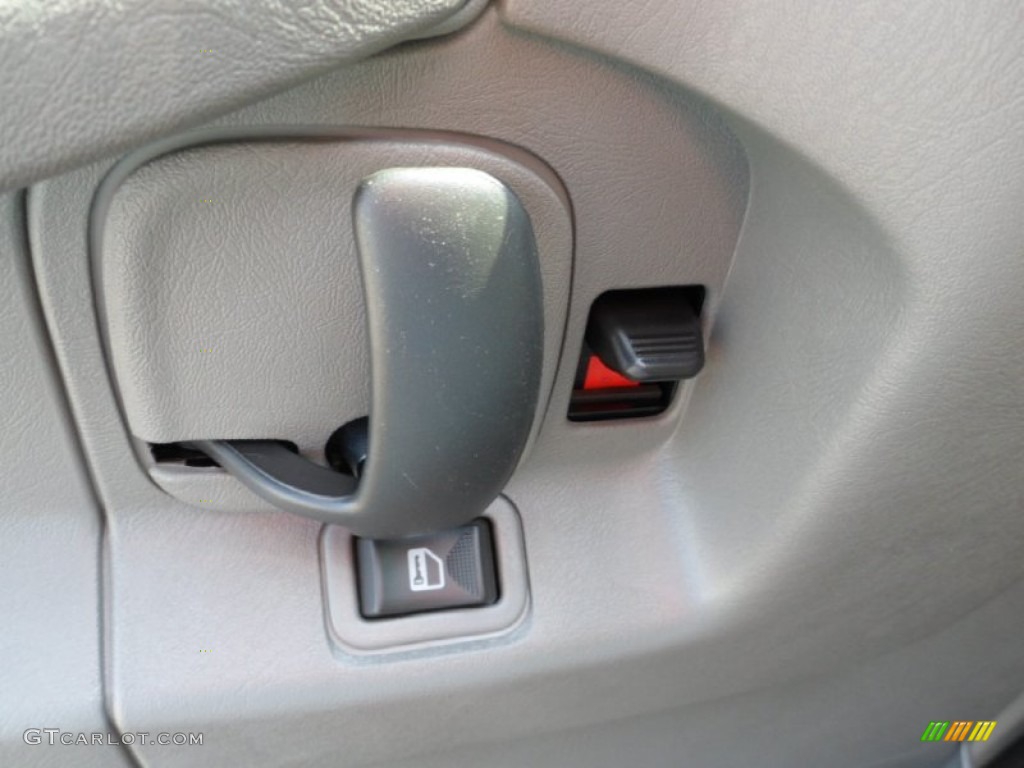 2012 Chevrolet Express LS 1500 AWD Passenger Van Controls Photo #68463727