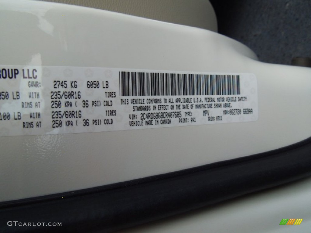 2012 Grand Caravan SE - Stone White / Black/Light Graystone photo #7