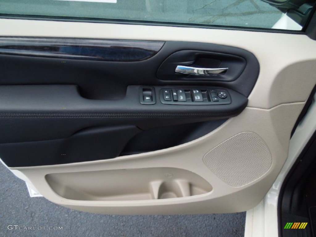 2012 Grand Caravan SE - Stone White / Black/Light Graystone photo #10