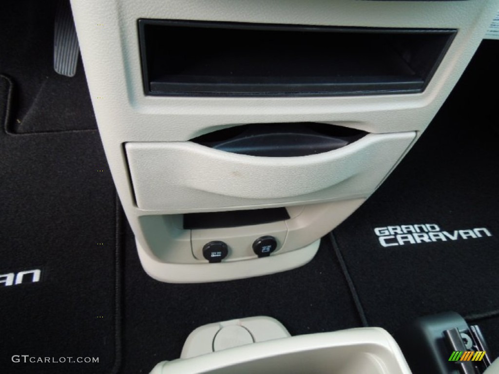2012 Grand Caravan SE - Stone White / Black/Light Graystone photo #11