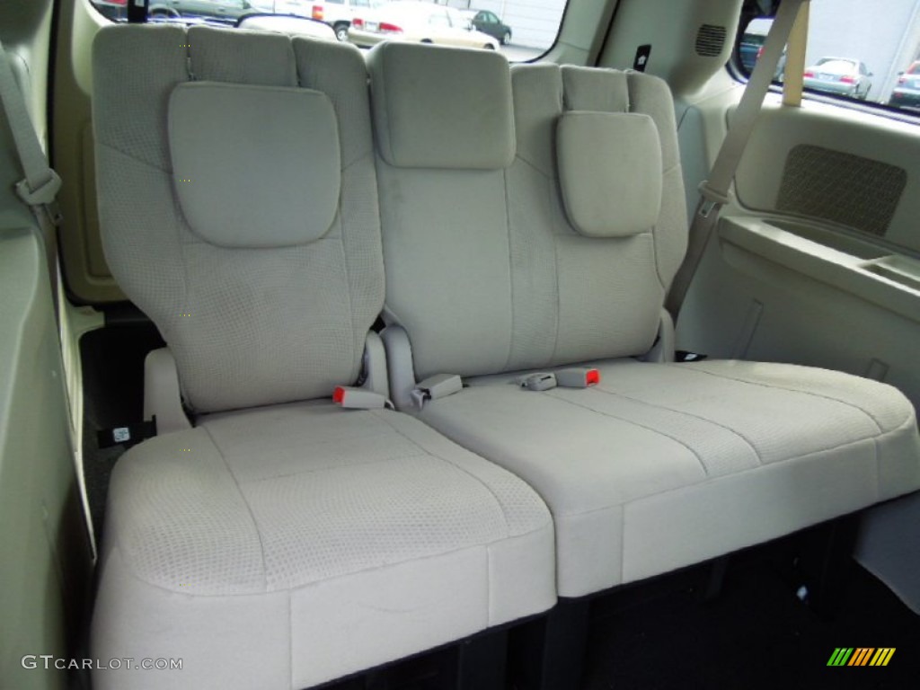 2012 Grand Caravan SE - Stone White / Black/Light Graystone photo #20