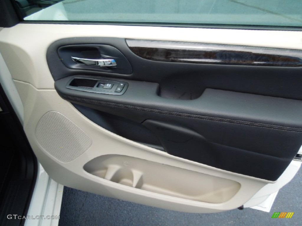 2012 Grand Caravan SE - Stone White / Black/Light Graystone photo #24