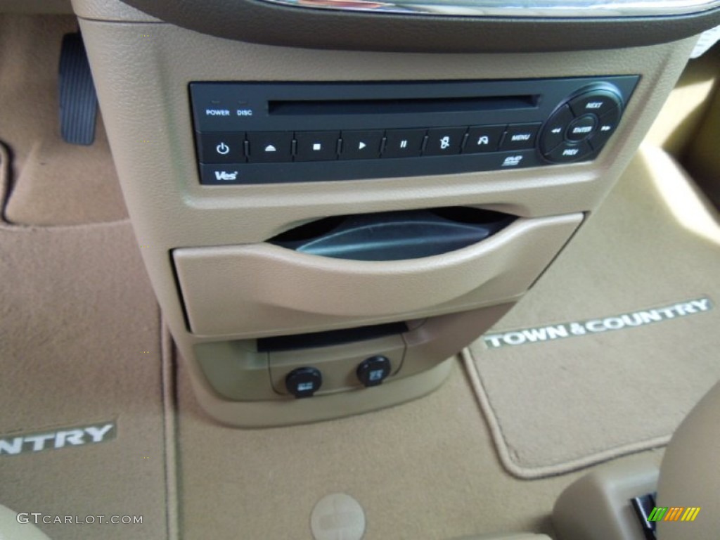 2012 Town & Country Touring - L - Dark Charcoal Pearl / Dark Frost Beige/Medium Frost Beige photo #11