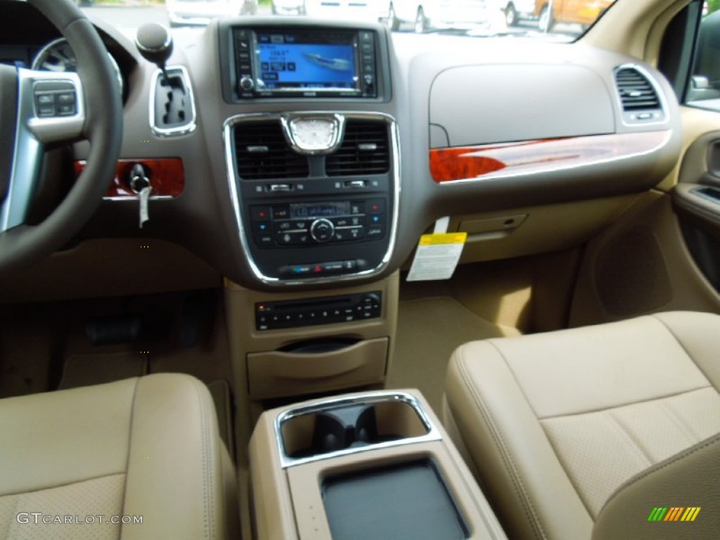 2012 Town & Country Touring - L - Dark Charcoal Pearl / Dark Frost Beige/Medium Frost Beige photo #19
