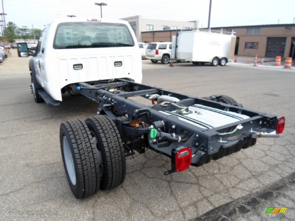Oxford White 2012 Ford F550 Super Duty XL SuperCab 4x4 Chassis Exterior Photo #68464849