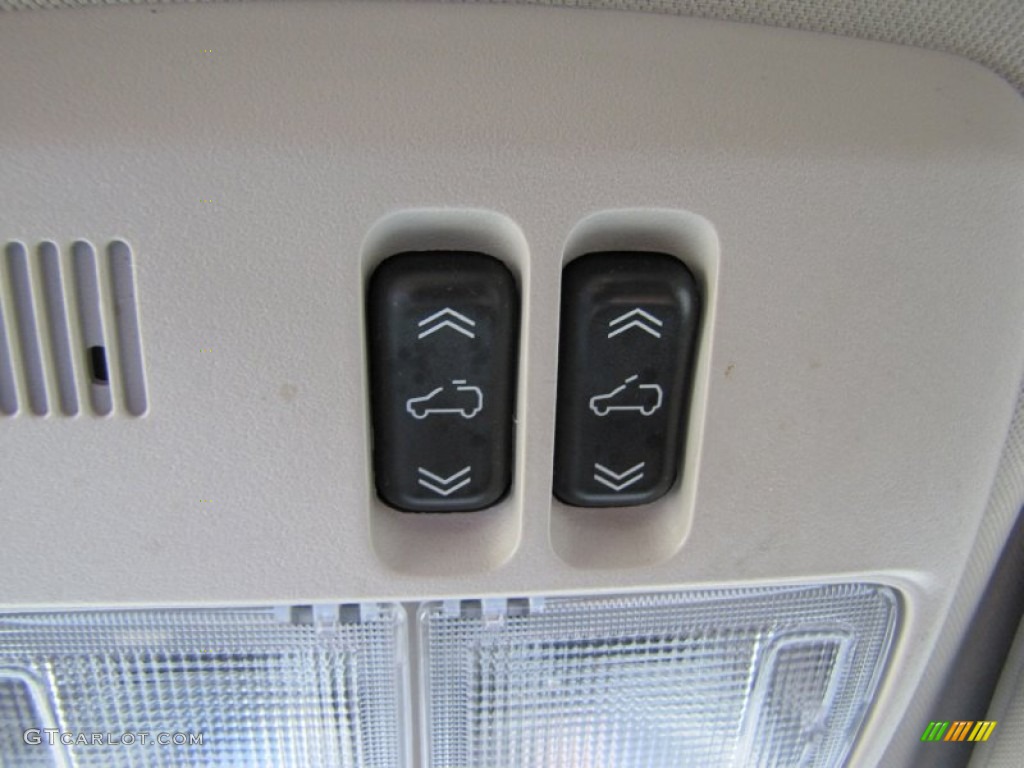 2009 Chevrolet HHR SS Controls Photos