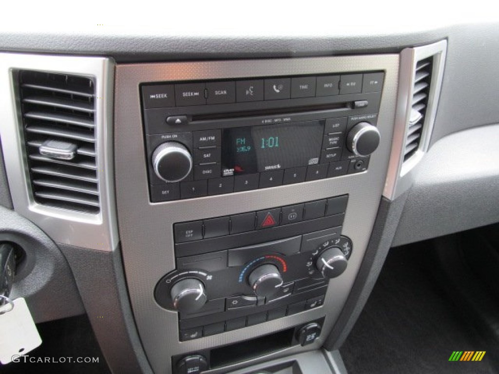 2009 Jeep Grand Cherokee Laredo 4x4 Controls Photo #68467723