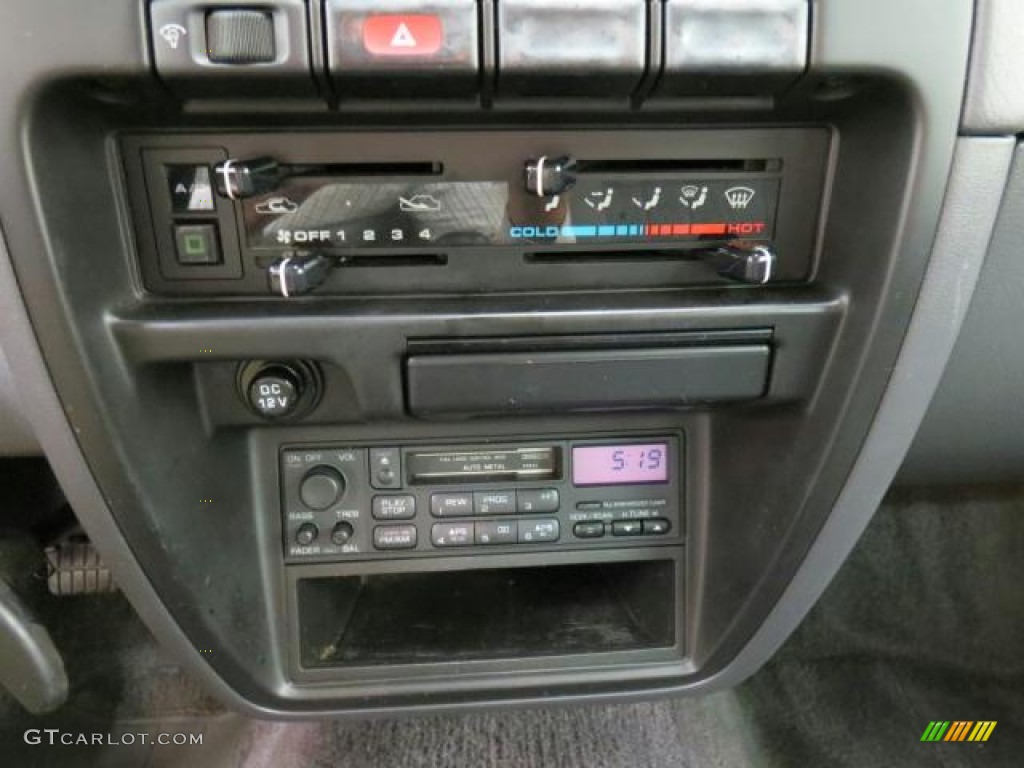 1995 Nissan Hardbody Truck XE Extended Cab Controls Photo #68467804