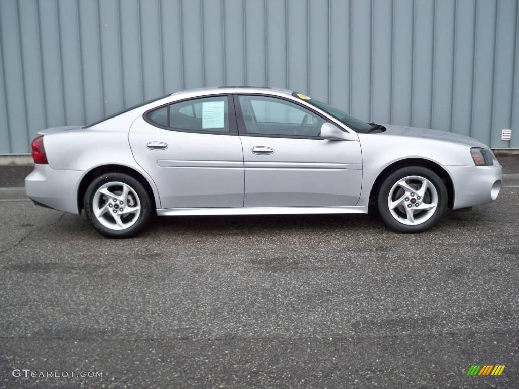 2004 Grand Prix GTP Sedan - Galaxy Silver Metallic / Dark Pewter photo #2
