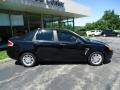 Black - Focus SE Sedan Photo No. 4