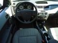Black - Focus SE Sedan Photo No. 17