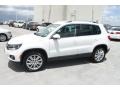 Candy White - Tiguan SE Photo No. 5