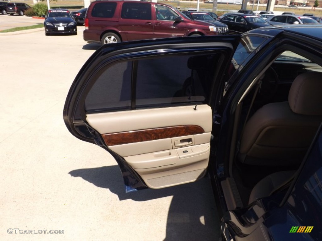 2004 Grand Marquis LS - Dark Blue Pearl Metallic / Medium Parchment photo #16