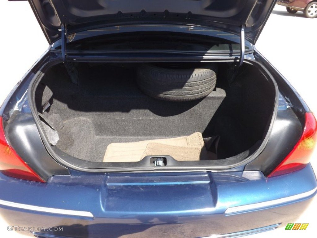 2004 Grand Marquis LS - Dark Blue Pearl Metallic / Medium Parchment photo #18