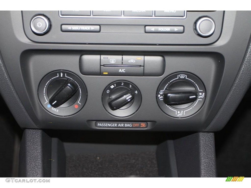 2013 Volkswagen Jetta S Sedan Controls Photo #68480094