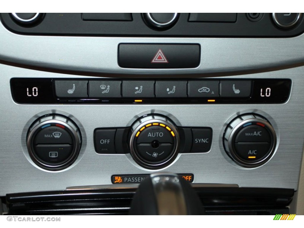 2013 Volkswagen CC Sport Plus Controls Photo #68480344