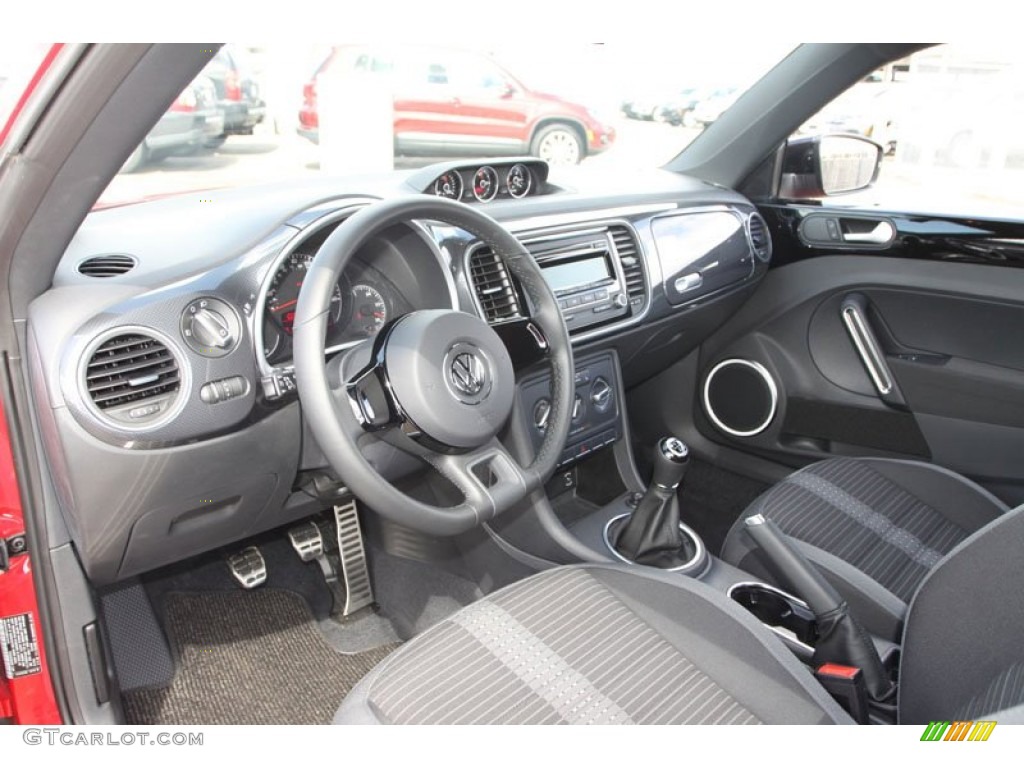 Titan Black Interior 2012 Volkswagen Beetle Turbo Photo #68481253