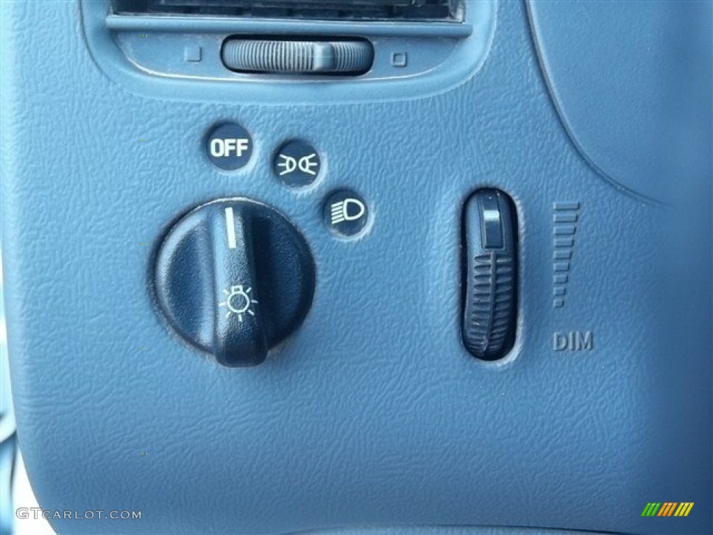 2004 Ford Ranger XLT SuperCab Controls Photo #68481973