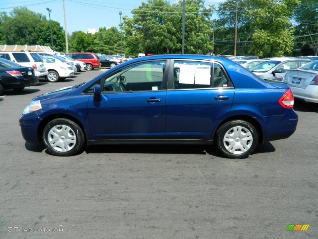 2010 Versa 1.8 S Sedan - Metallic Blue / Charcoal photo #2