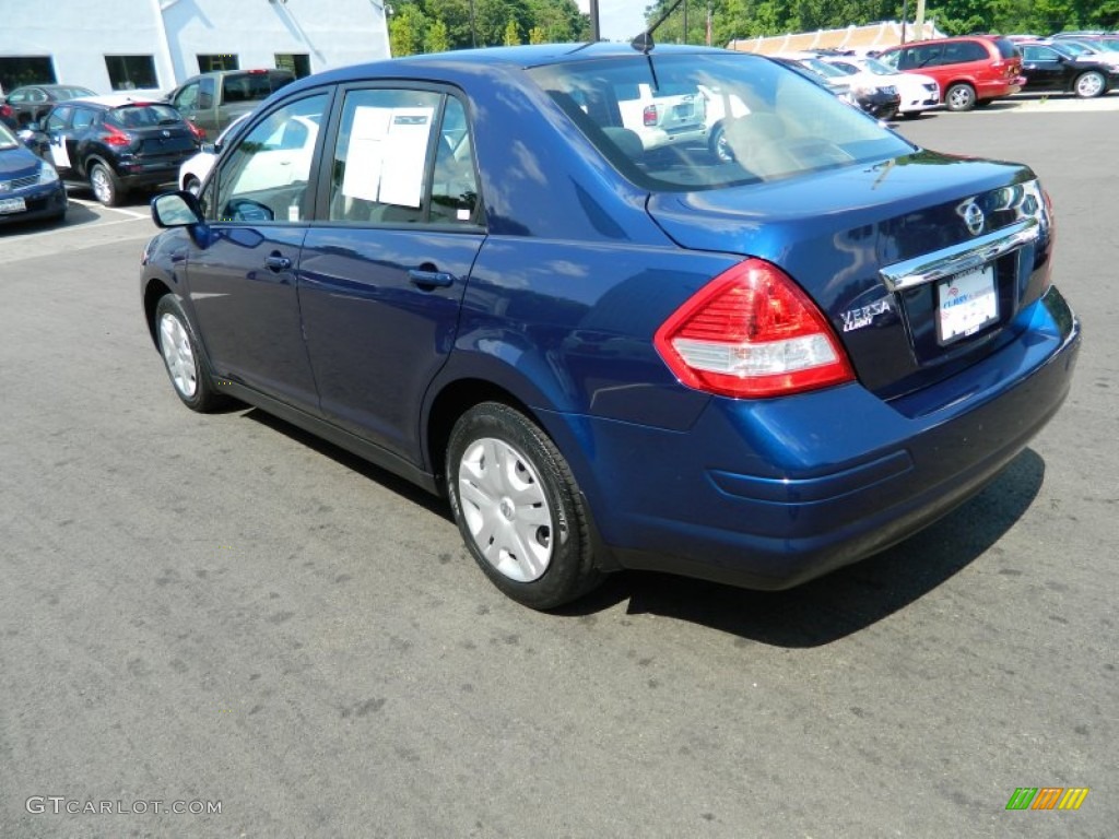 2010 Versa 1.8 S Sedan - Metallic Blue / Charcoal photo #3