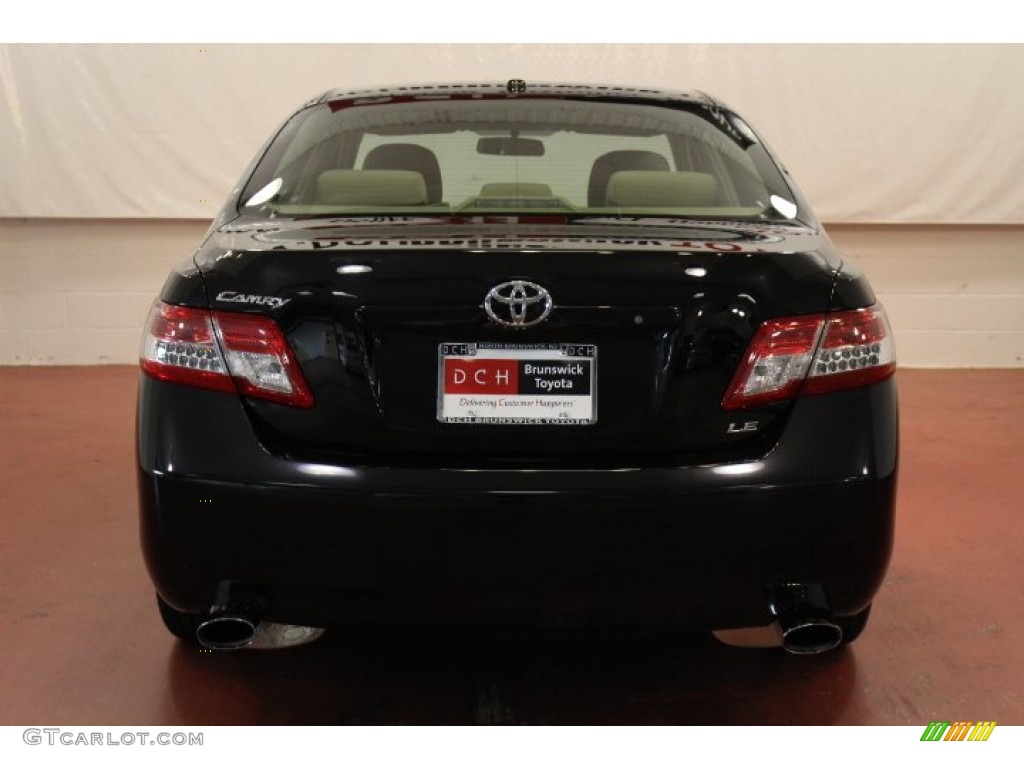 2011 Camry LE V6 - Black / Bisque photo #7