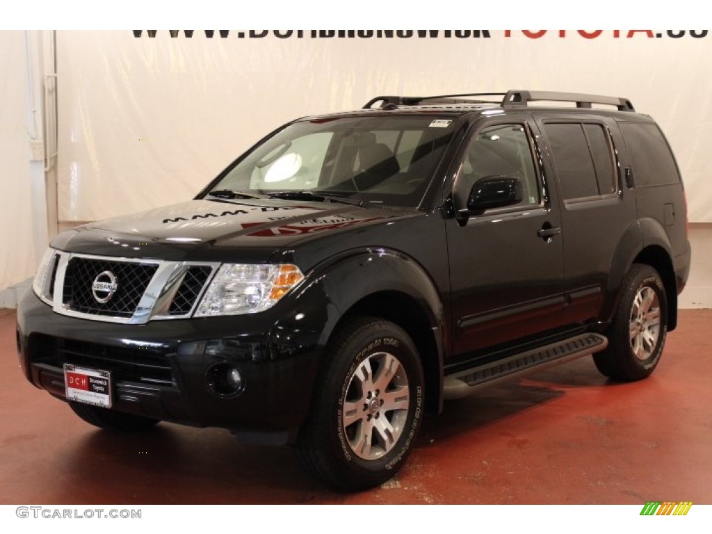 2010 Pathfinder SE 4x4 - Super Black / Graphite photo #4