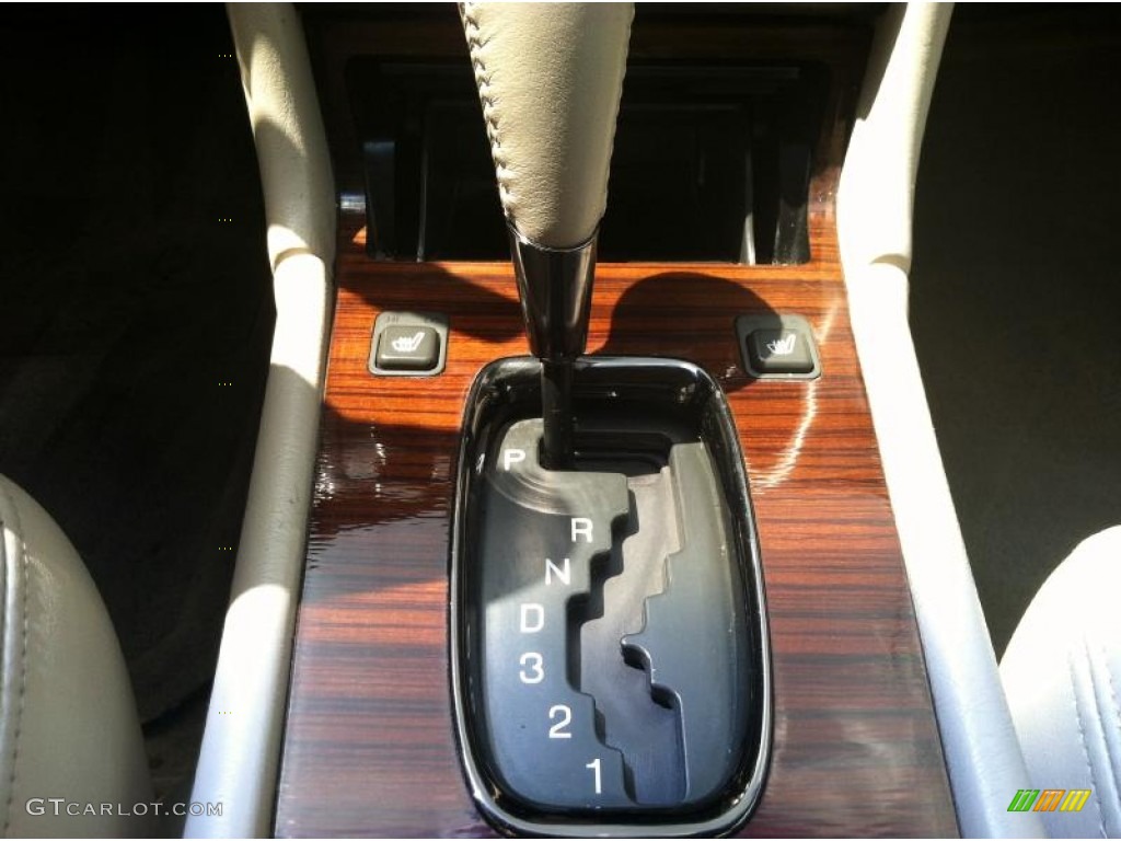 2004 Cadillac Seville SLS Transmission Photos
