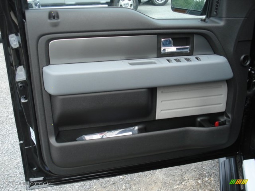 2012 Ford F150 XLT SuperCab 4x4 Black Door Panel Photo #68489065