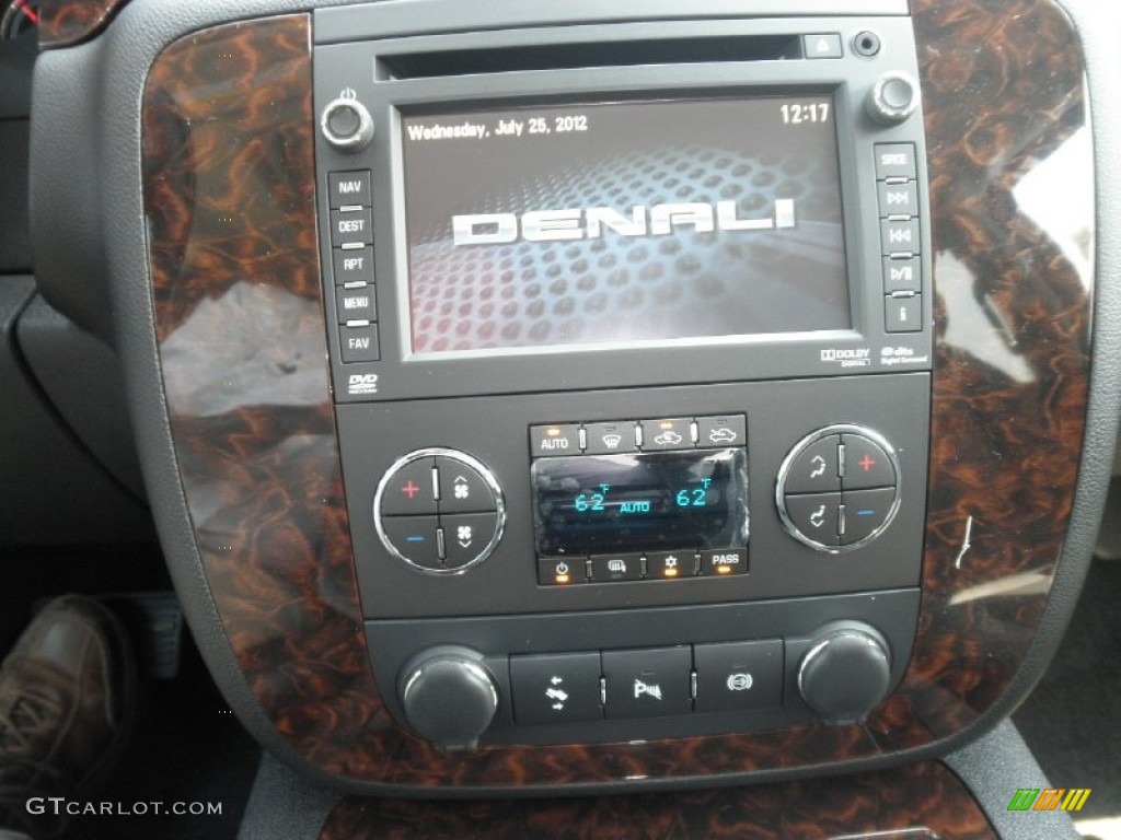 2013 GMC Sierra 3500HD Denali Crew Cab 4x4 Dually Controls Photo #68493334