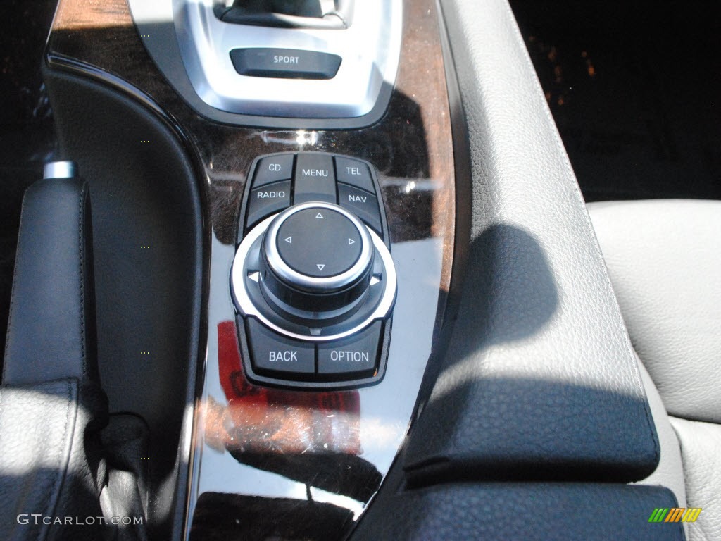 2010 BMW 5 Series 550i Sedan Controls Photo #68494123