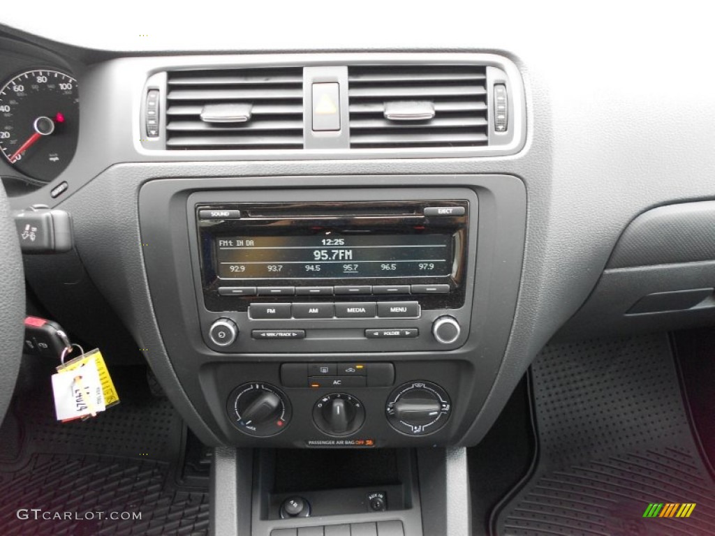 2013 Volkswagen Jetta S Sedan Controls Photo #68495158