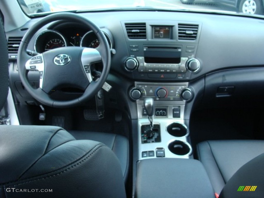 2012 Toyota Highlander SE 4WD Black Dashboard Photo #68495191