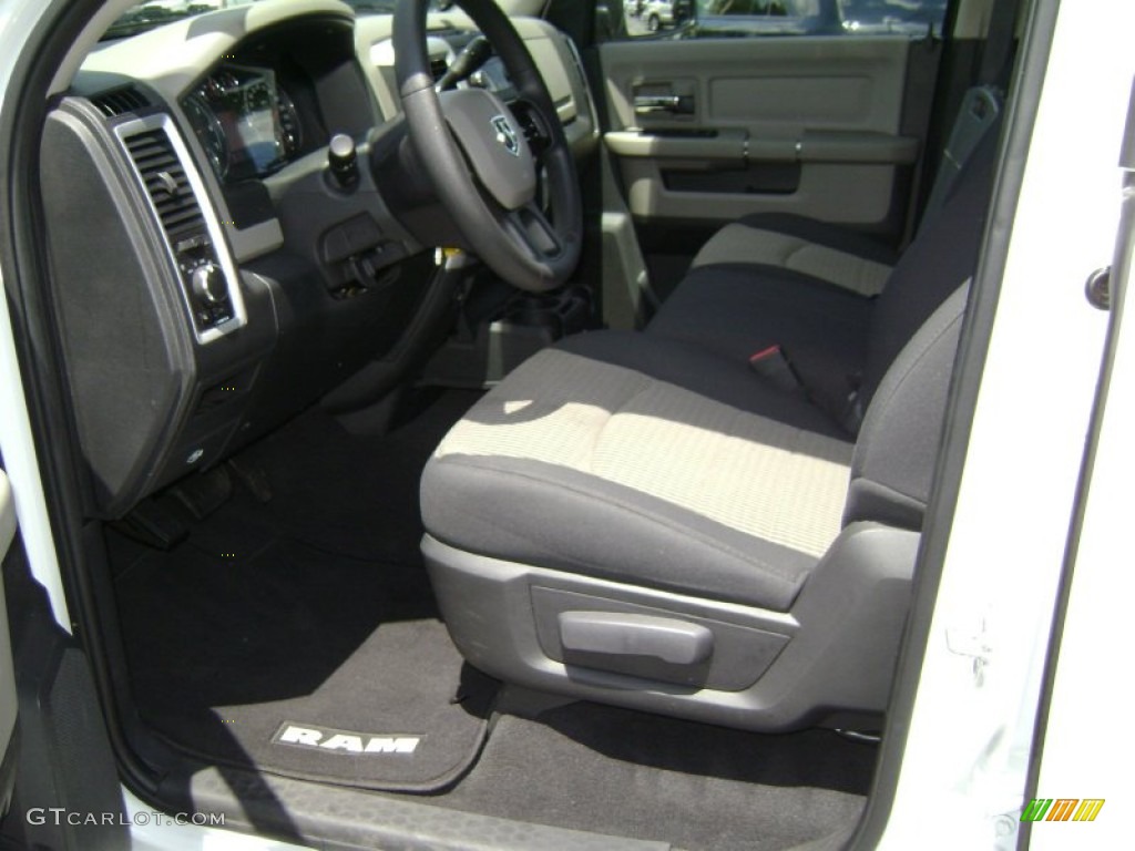 2012 Ram 1500 SLT Quad Cab 4x4 - Bright White / Dark Slate Gray/Medium Graystone photo #10