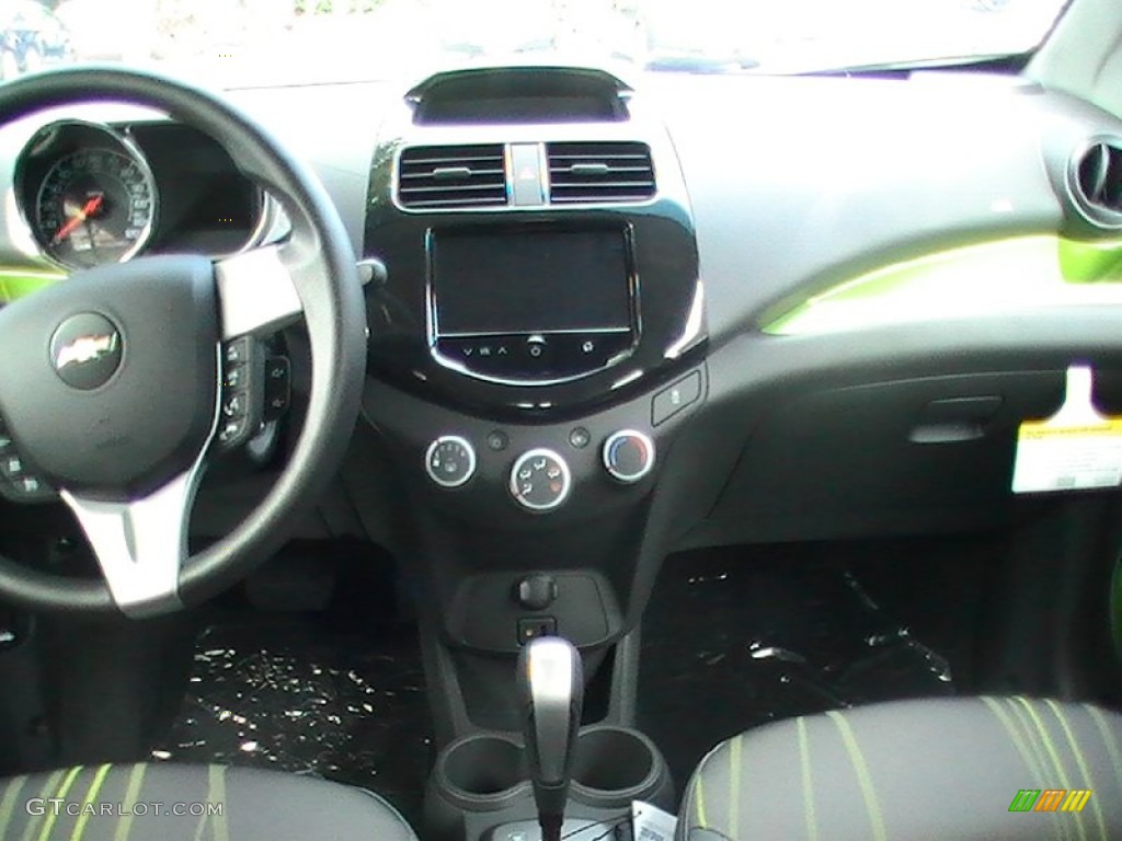 2013 Chevrolet Spark LT Green/Green Dashboard Photo #68498971