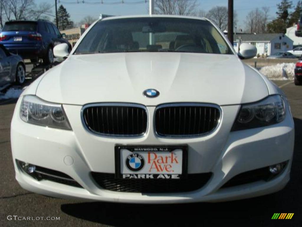 2009 3 Series 328i Sedan - Alpine White / Beige photo #3